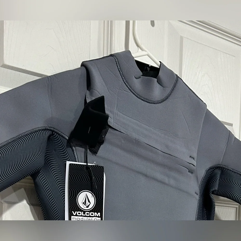 Volcom Boys Size 14 Modulator Wetsuit 2 mm Chest Zip Short Sleeve Grey NWT